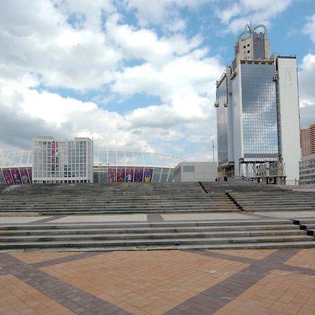 Квартира По Улице Федорова 1 Kiev Bagian luar foto