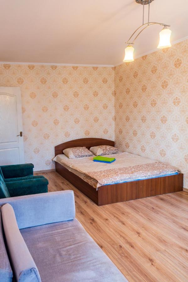 Квартира По Улице Федорова 1 Kiev Bagian luar foto